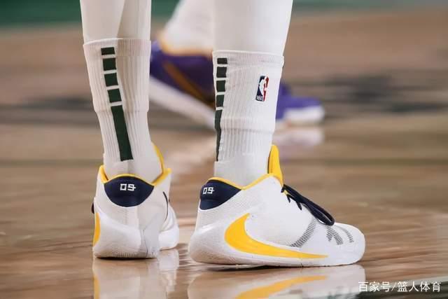 邮报：曼城希望填补罗德里的空缺