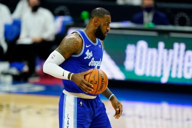 TA：姆巴佩射丢点球后情绪低落 赛后未感谢球迷